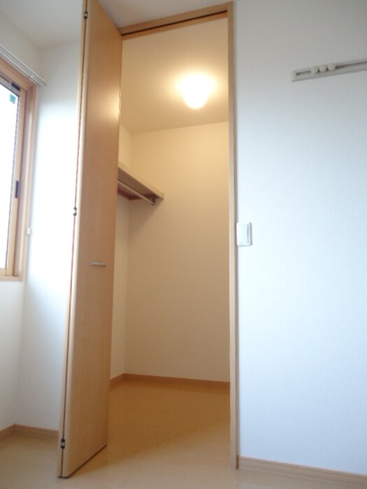 物件内観写真10　(ウォークインクローゼット)