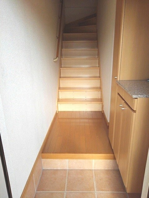 物件内観写真11　(玄関)