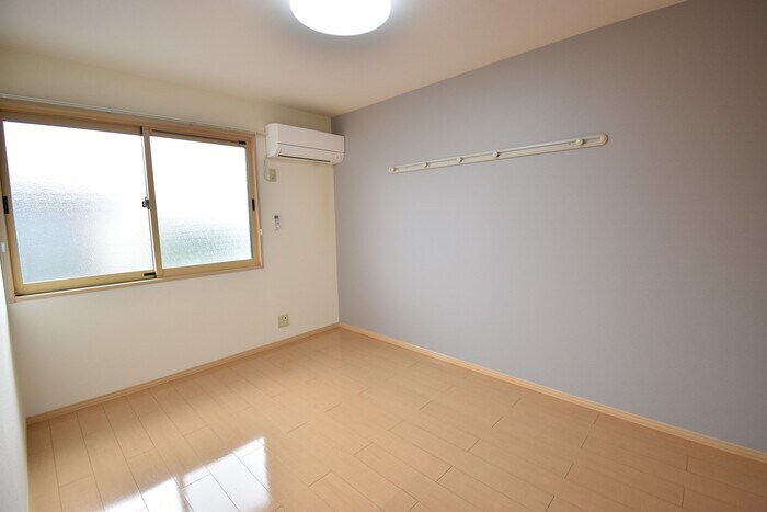 物件内観写真8　(北東洋室６帖)