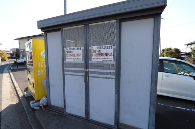 物件内観写真18　(ゴミ庫)