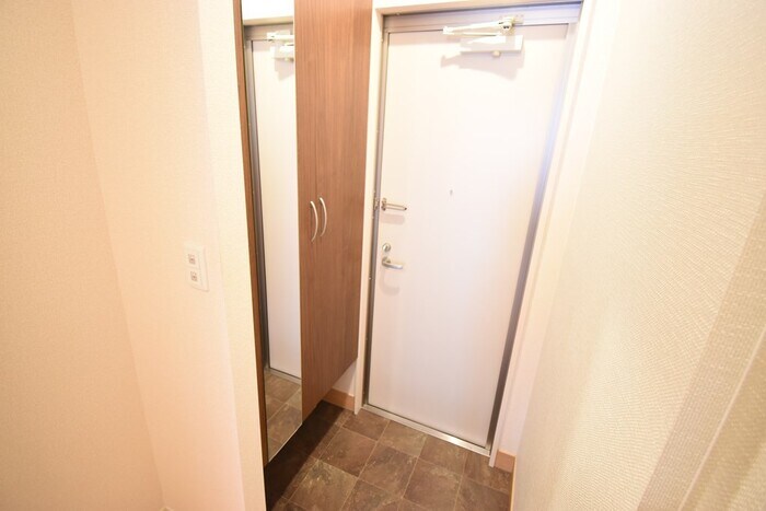 物件内観写真16　(玄関)