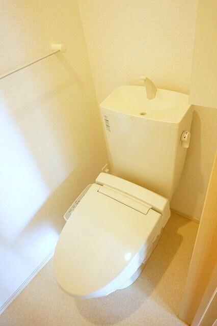 物件内観写真8　(トイレ)