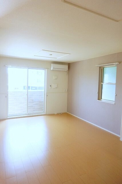 物件内観写真9　(居室・リビング)