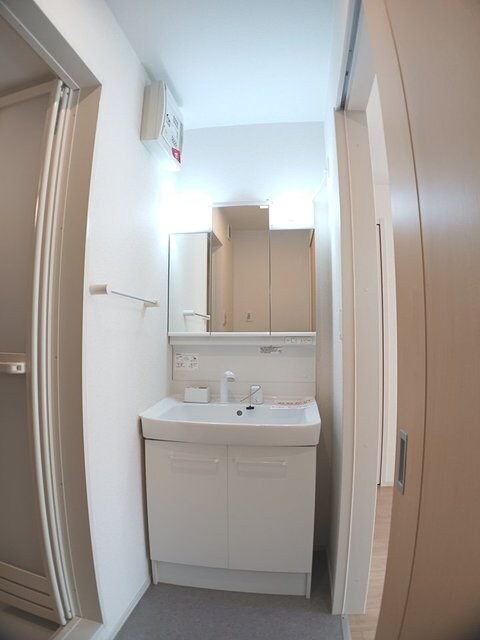 物件内観写真6　(洗面所)