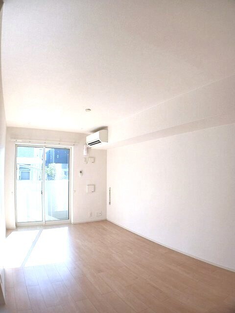 物件内観写真8　(居室・リビング)