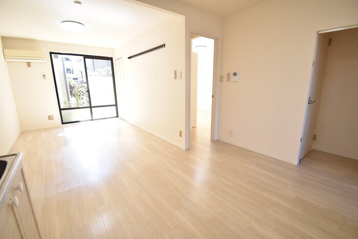 物件内観写真7　(ＬＤＫ１２帖)