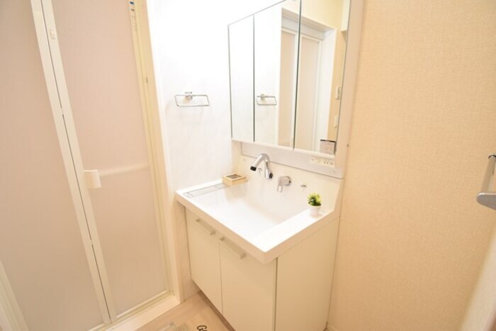 物件内観写真4　(洗髪洗面化粧台)