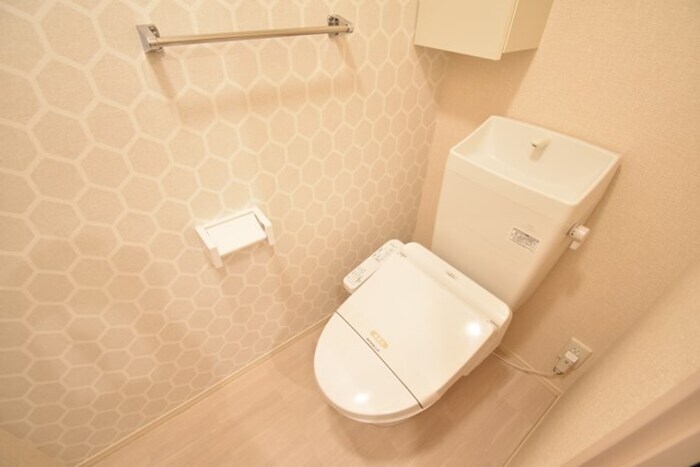 物件内観写真5　(温水洗浄暖房便座)