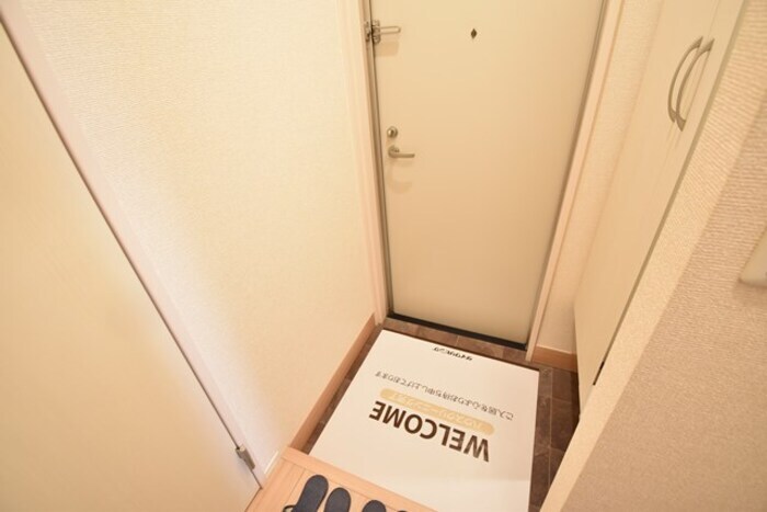 物件内観写真18　(玄関)