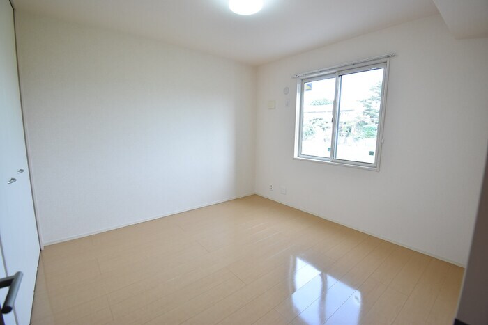 物件内観写真8　(洋室６．１帖)