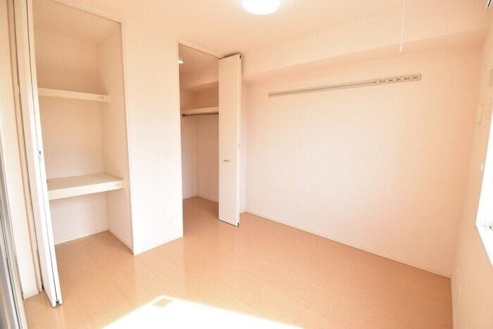 物件内観写真9　(洋室４．５帖)