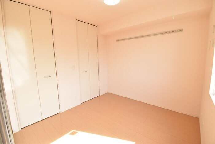 物件内観写真10　(洋室４．５帖)