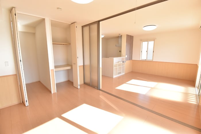 物件内観写真16　(洋室６帖～ＬＤＫ１２．１帖)