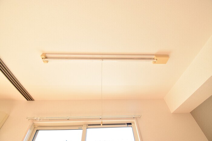 物件内観写真17　(室内物干し)