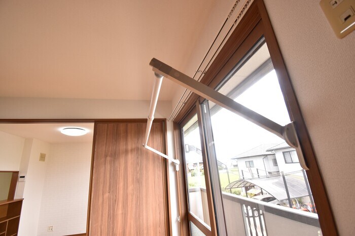 物件内観写真14　(室内物干し)