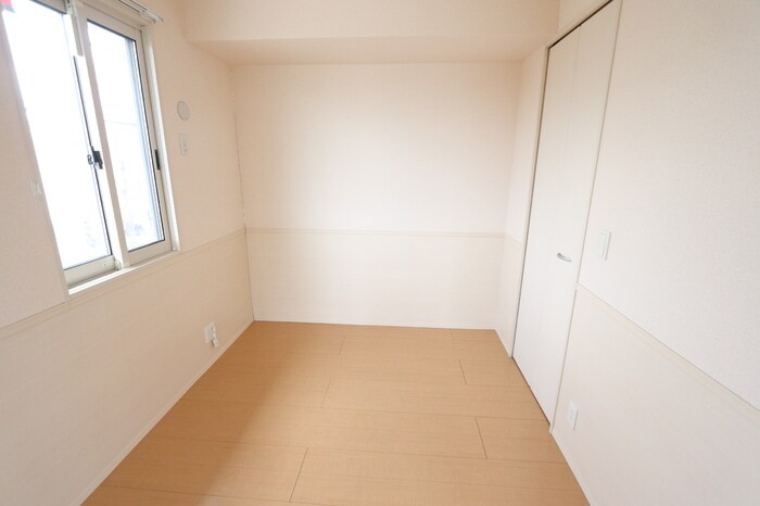 物件内観写真13　(洋室3.7帖)