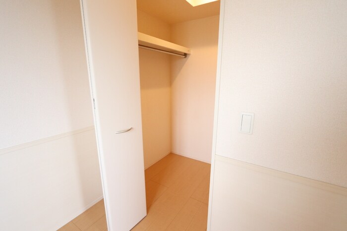 物件内観写真14　(洋室ウォークインクローゼット)