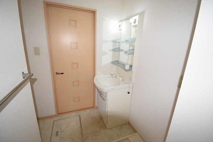 物件内観写真5　(洗髪洗面化粧台)