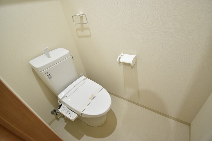 物件内観写真8　(温水洗浄暖房便座)