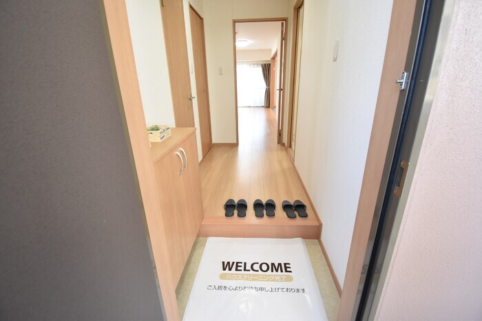 物件内観写真14　(玄関)