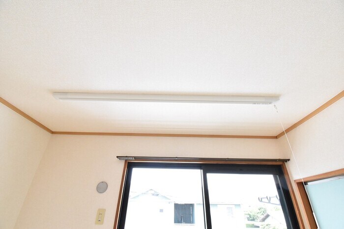 物件内観写真13　(室内物干し)