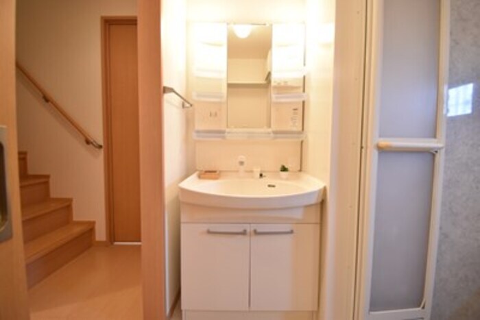 物件内観写真5　(洗髪洗面化粧台)