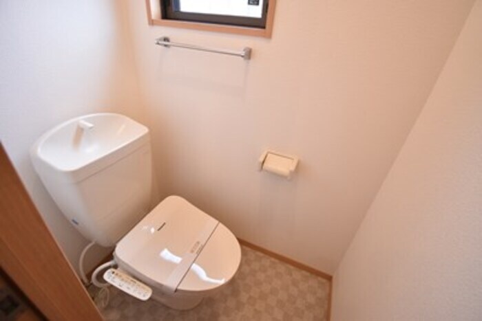 物件内観写真6　(温水洗浄暖房便座)