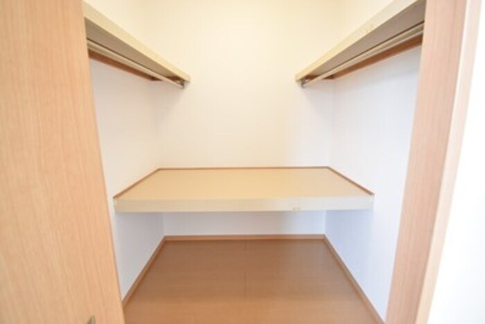 物件内観写真16　(ウォークインクローゼット)