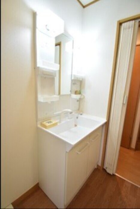 物件内観写真6　(洗髪洗面化粧台)