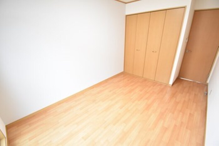 物件内観写真12　(南西洋室６．２帖)