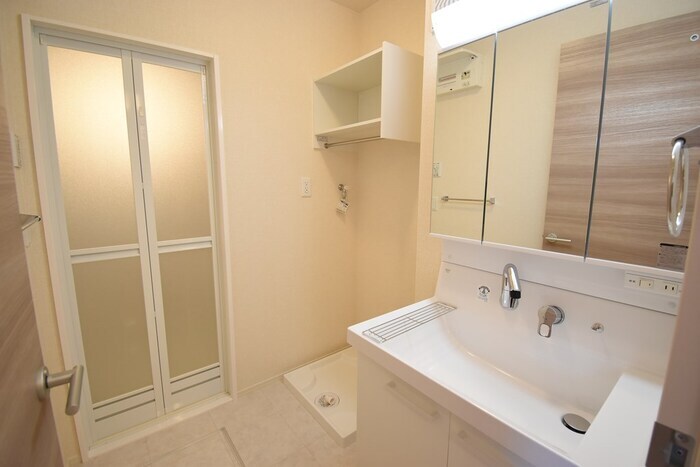 物件内観写真5　(洗髪洗面化粧台)