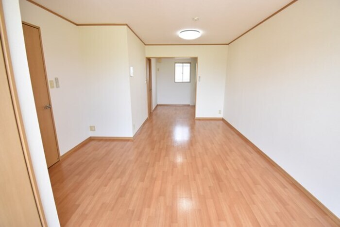 物件内観写真15　(ＬＤＫ１４．１帖)