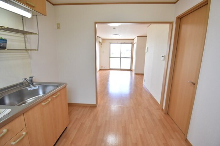 物件内観写真18　(ＬＤＫ１４．１帖)