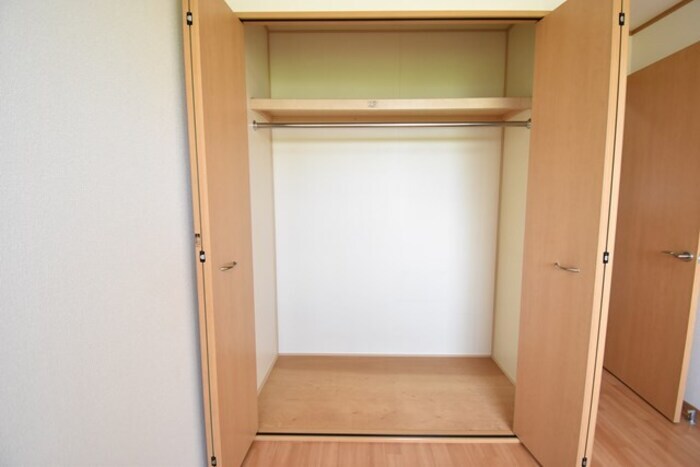 物件内観写真19　(クローゼット（南西洋室）)