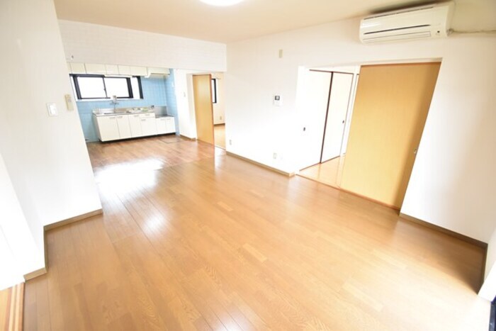 物件内観写真13　(ＬＤＫ１５．５帖)