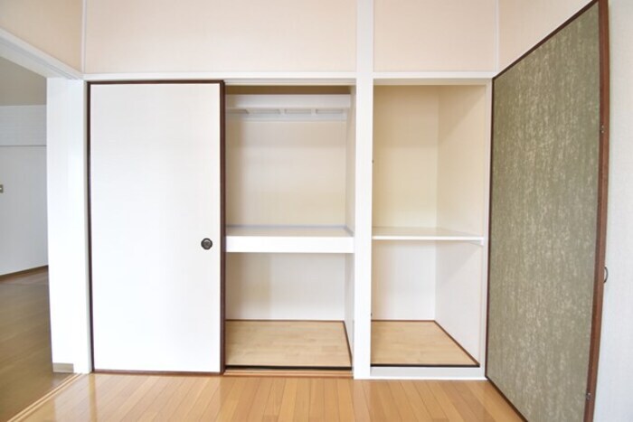 物件内観写真18　(物入（南東洋室）)