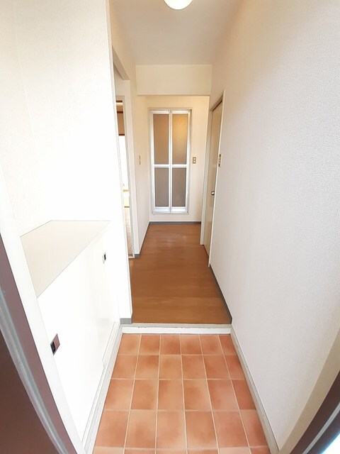 物件内観写真11　(玄関)