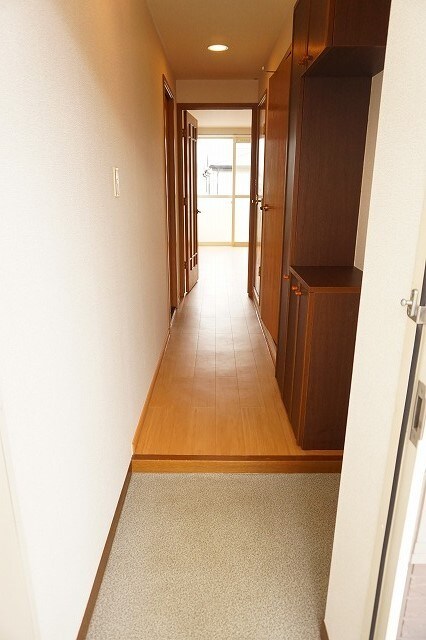 物件内観写真8　(玄関)