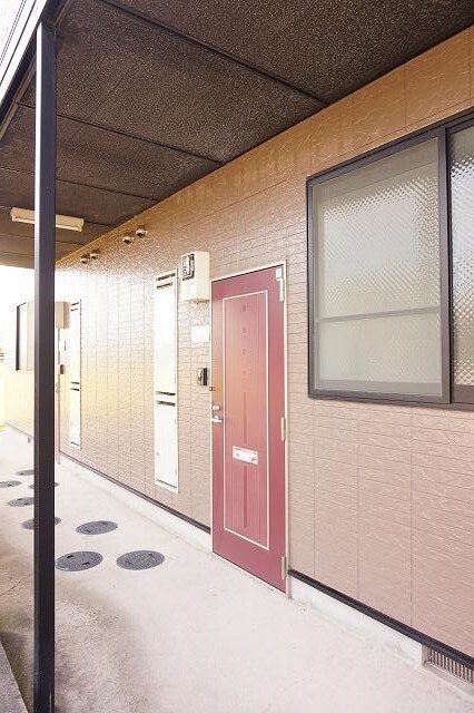 物件外観写真2　(エントランス)