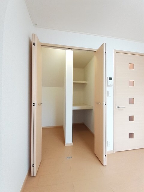 物件内観写真11　(収納)