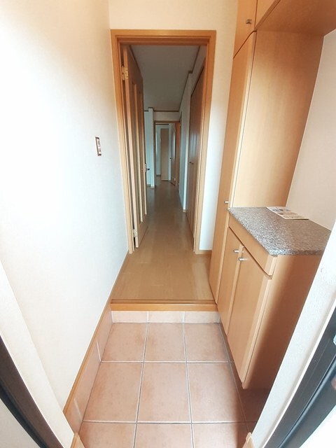 物件内観写真10　(玄関)