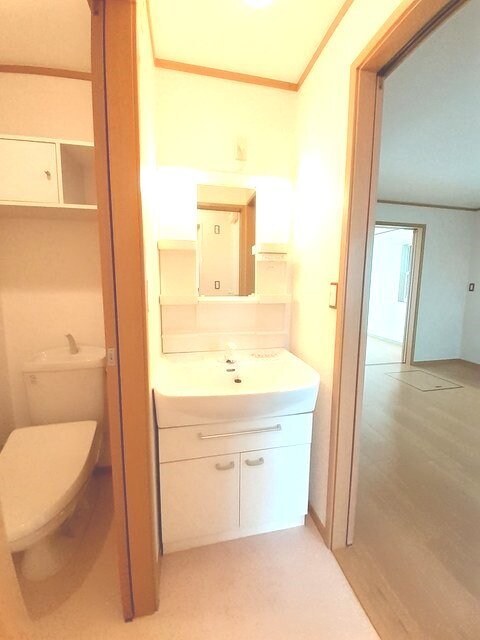 物件内観写真11　(洗面所)