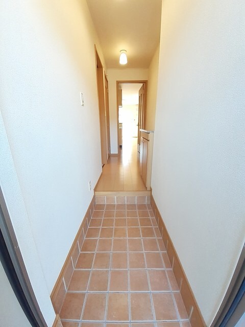 物件内観写真10　(玄関)