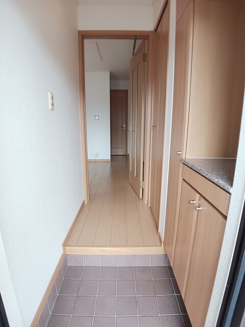 物件内観写真9　(玄関)