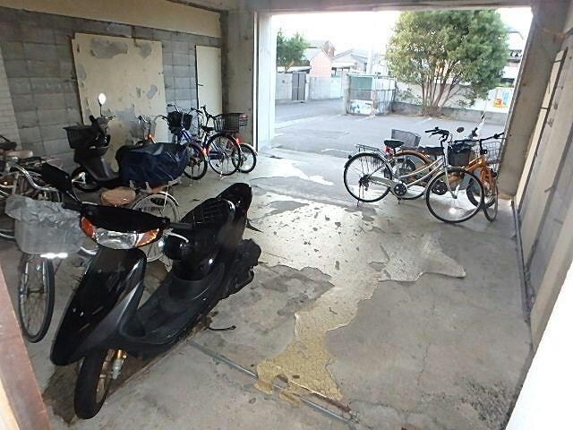 物件内観写真18　(駐輪場)