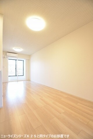 物件内観写真7　(居室・リビング)