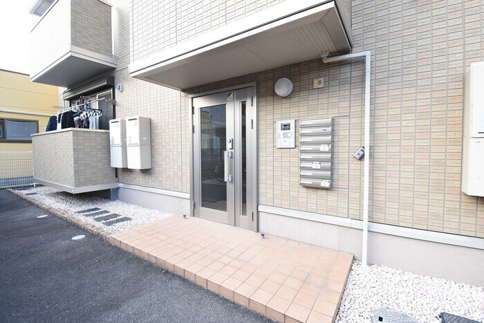 物件外観写真4　(エントランス)