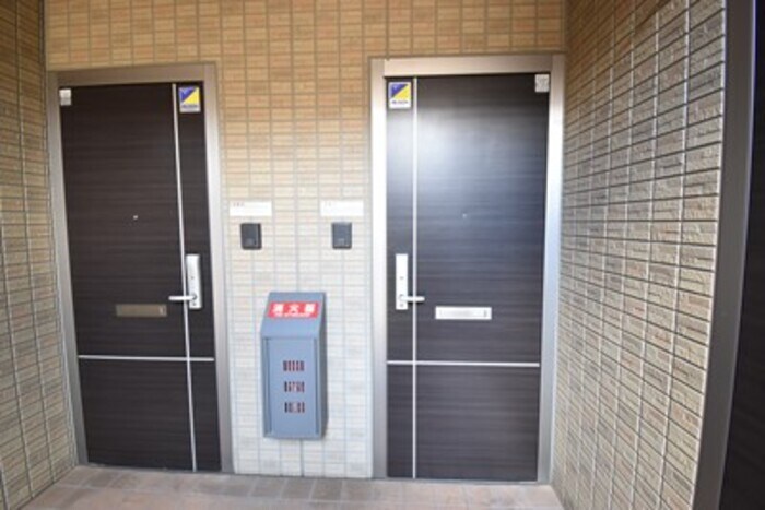 物件内観写真14　(玄関)