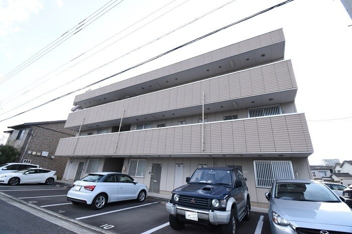 物件外観写真2　(駐車場)