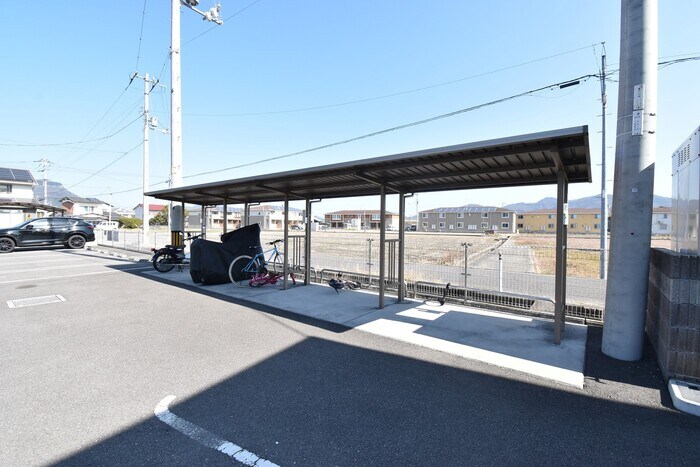 物件内観写真7　(駐輪場)